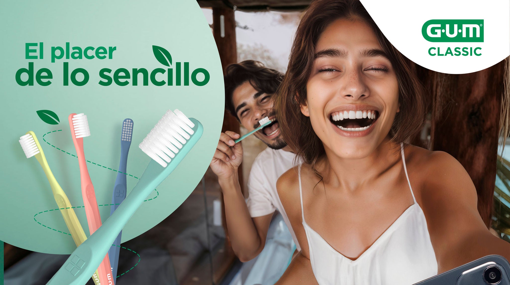 Pareja sonriente y el cepillo de dientes GUM CLASSIC en 4 colores