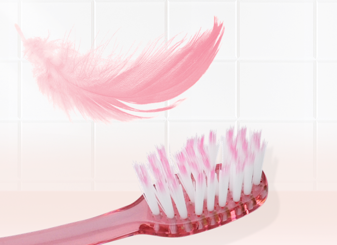 Il nuovo spazzolino GUM PRO SENSITIVE ha setole ultra morbide come una piuma