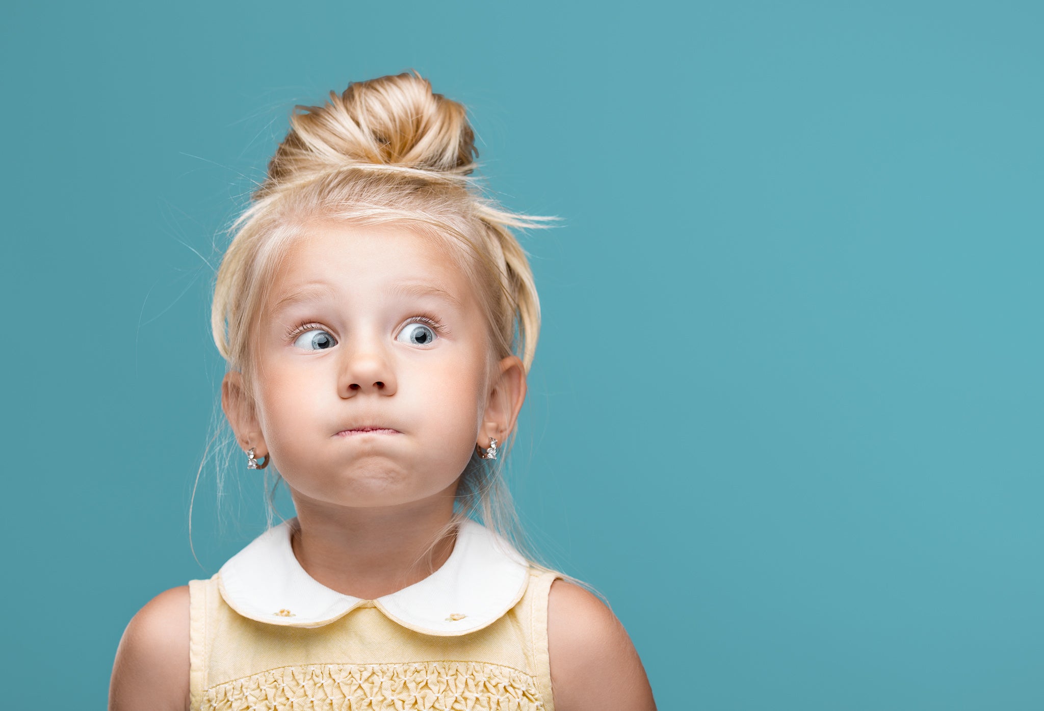 Nieprzyjemny zapach z ust dziecka – skąd się bierze i jak go leczyć?