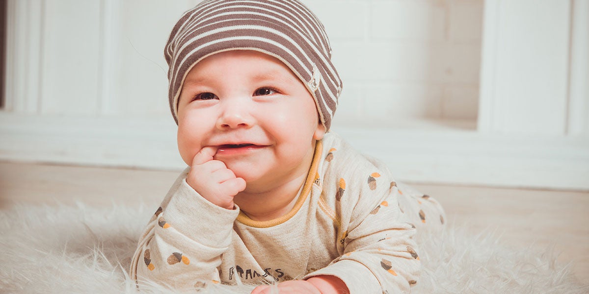 Cómo cuidar los dientes de un bebé